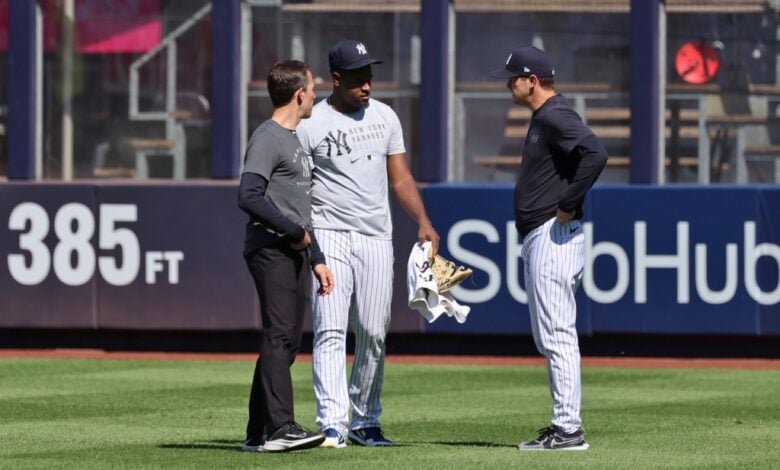 Tattoo infection leaves pitcher Aroldis Chapman on 15-day Injured