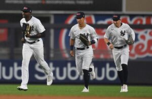 Yankees remain AL East title leader