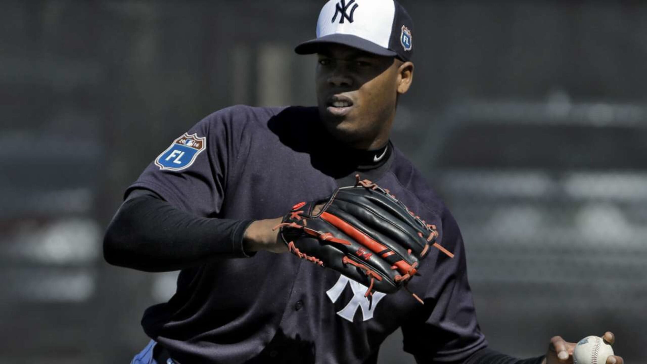 Yankees' Aroldis Chapman left off ALDS roster, fined by team after missing  workout 