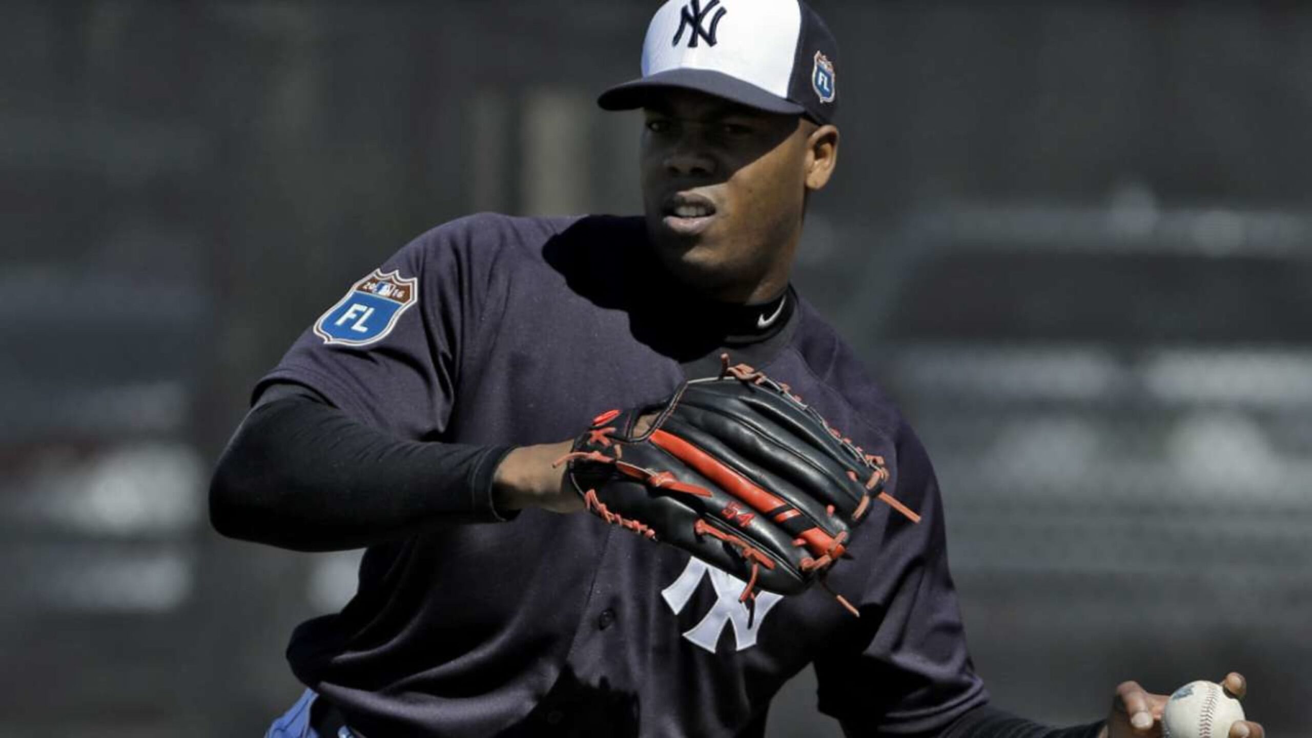 Yankees leave Aroldis Chapman off ALDS roster after skipping