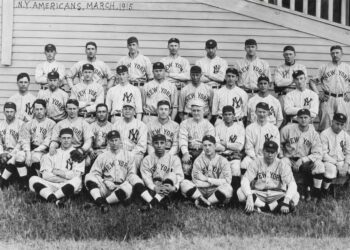 The 1915 New York Yankees who wore the pinstripes for the first time.