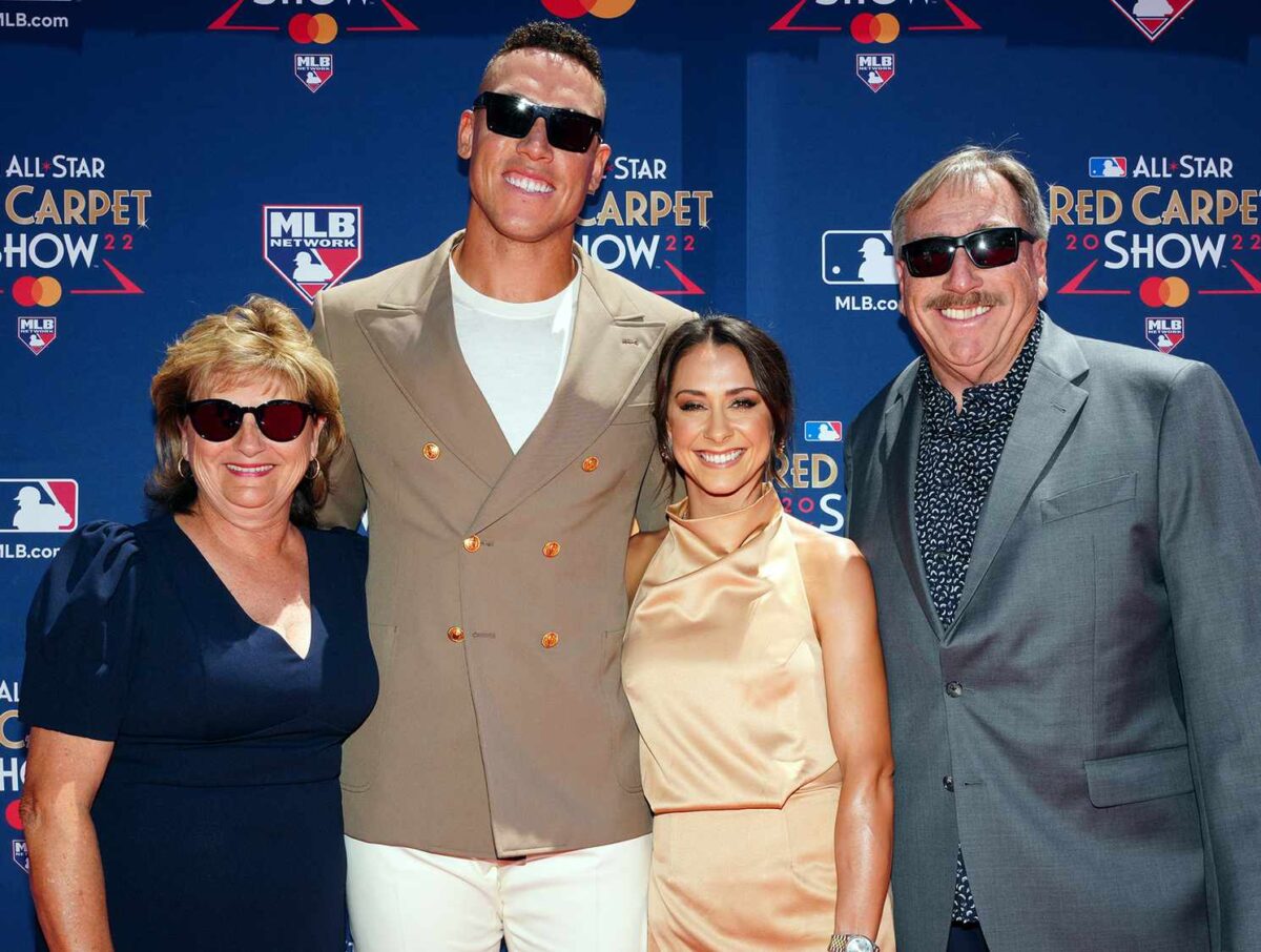 Aaron Judge with wife, mom, and dad.