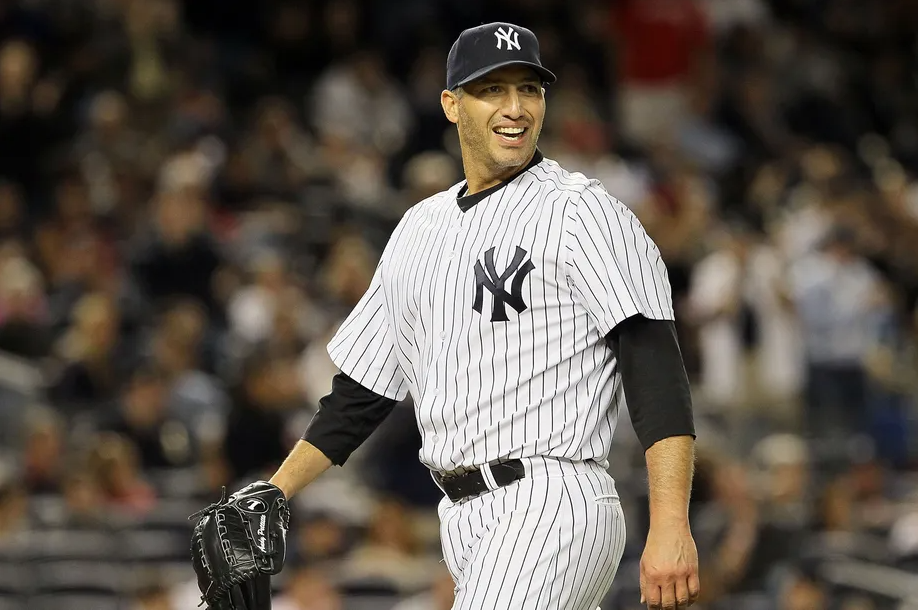 Yankees pitcher Andy Pettitte goes out a winner in his hometown
