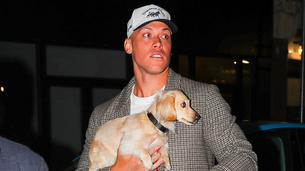 Anthony Rizzo is a Broh!!! Used the Kevin (his dog) to make sure Aaron