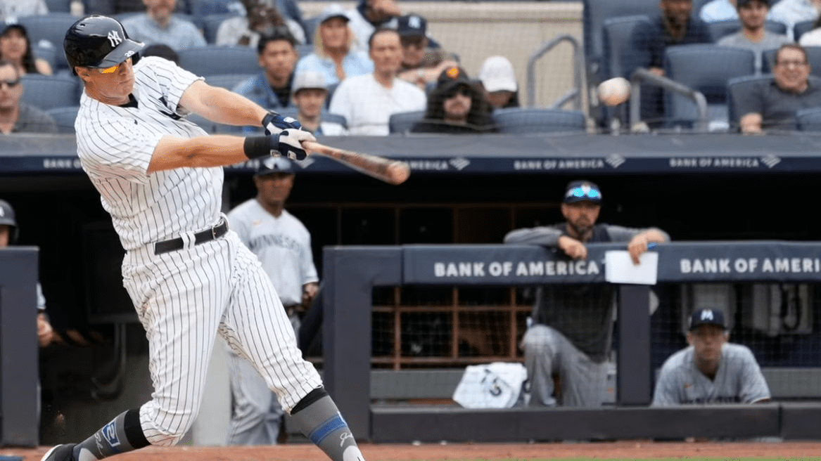 DJ LeMahieu on homer in 2-0 win, 04/16/2023