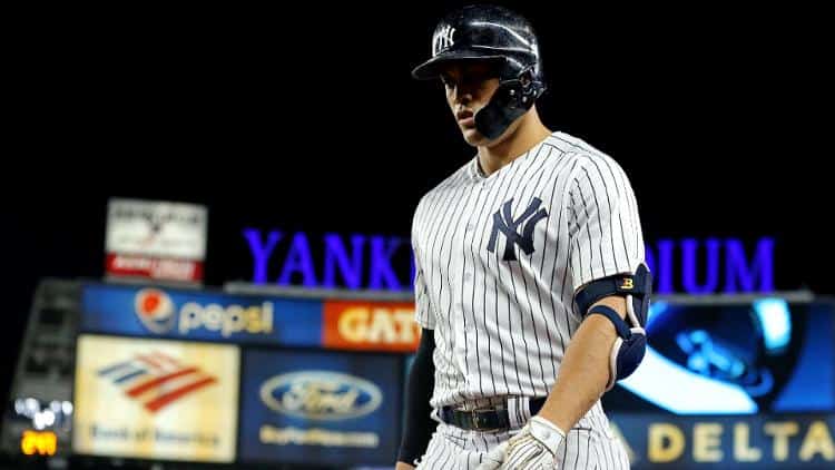 Giancarlo Stanton paying no mind to Yankee Stadium boo birds amid