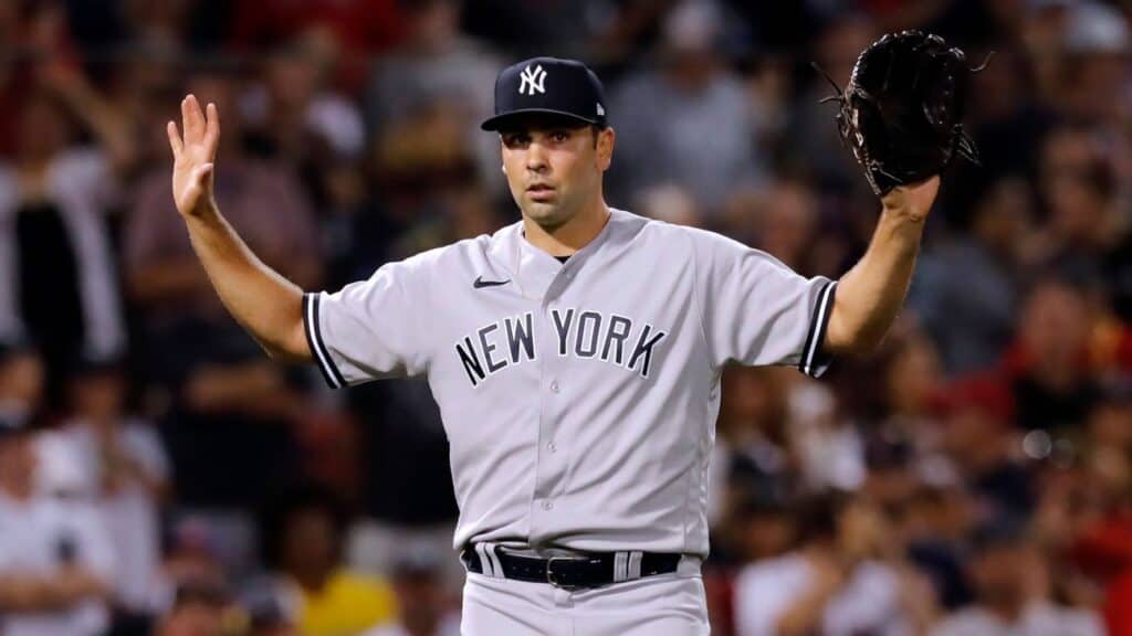 Lou Trivino de los Yankees de Nueva York.