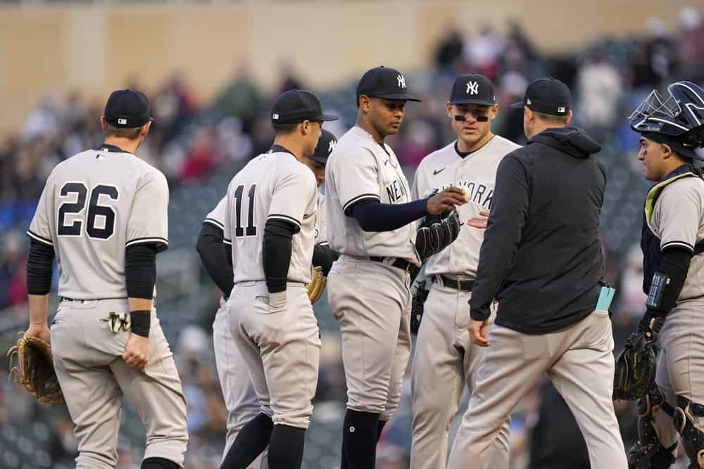 Twins beat Yankees 6-1