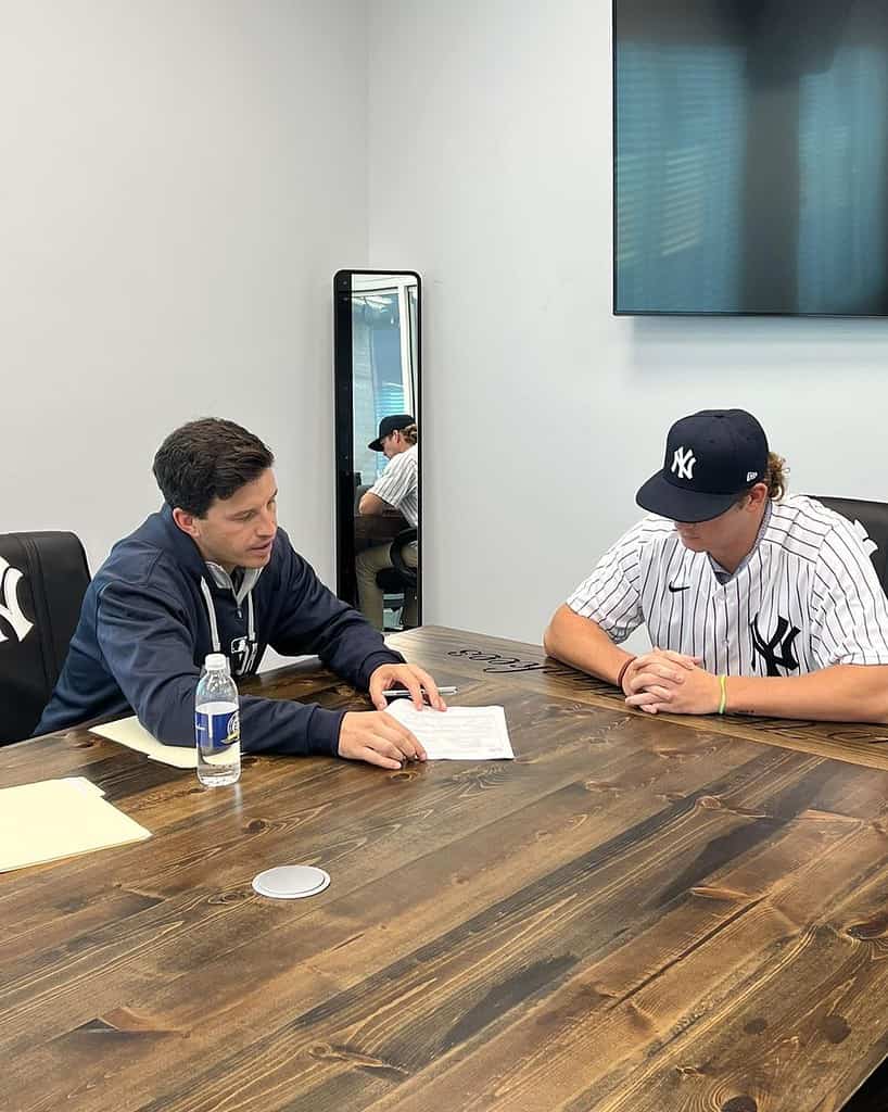 The Yankees signing pitching prospect Chase Hampton.
