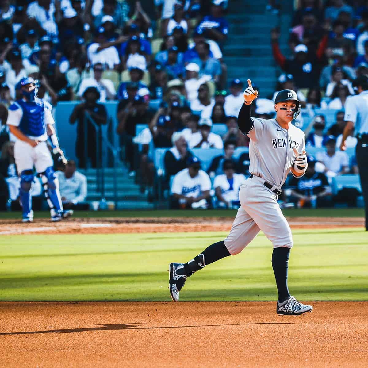 Aaron Judge Homers, Makes Big Catch in Yankees' 6-3 Win Over Dodgers