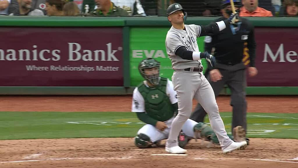 Josh Donaldson homers in Yankees' loss to Athletics