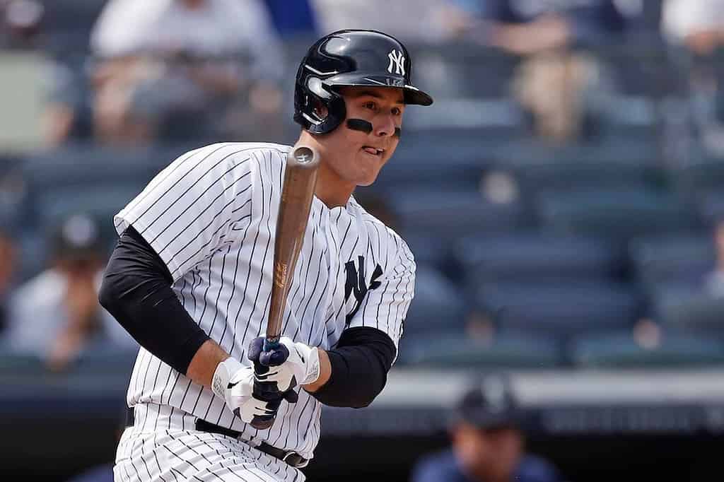 Yankees' Anthony Rizzo remains sidelined with back tightness