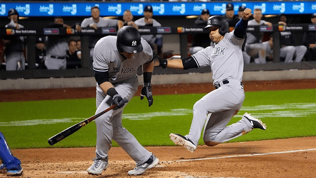 Isiah Kiner-Falefa makes a daring straight steal of home for the Yankees against the Mets at Citi Field on June 14, 2023.