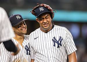 Rougned Odor looks at Yankees reliever Wandy Peralta, Aug 18, 2021.