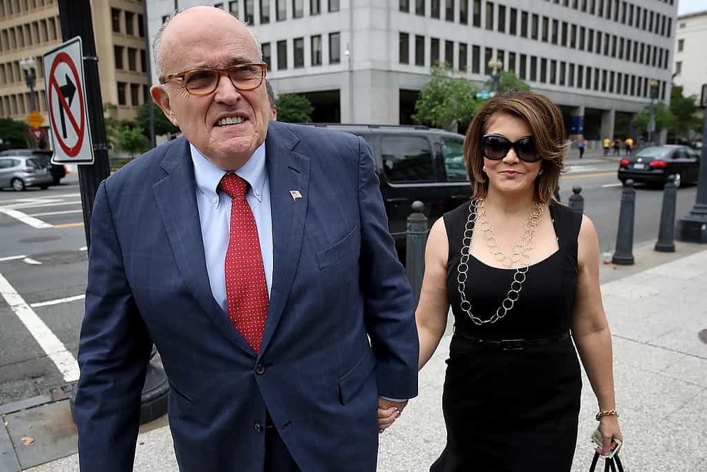 Ex-NYC mayor and Yankees fan Rudy Giuliani's wife divorced him following affairs with married woman.