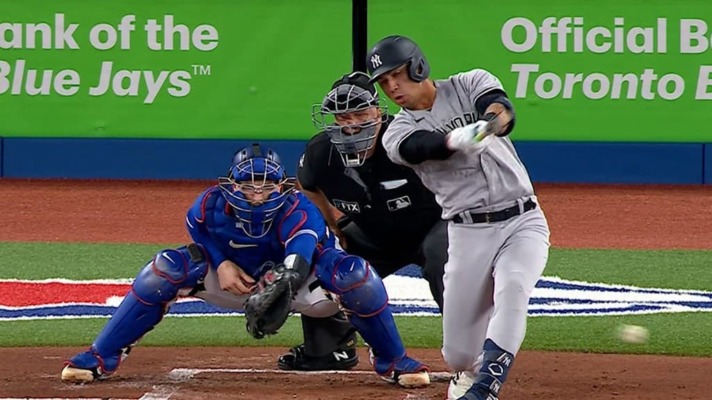 Oswald Peraza rips an grounder through the left side, scoring Oswaldo Cabrera and extending the Yankees' lead to 2-0 in the 1st inning