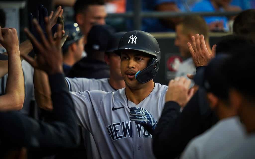 Salvarino in action for the Yankees