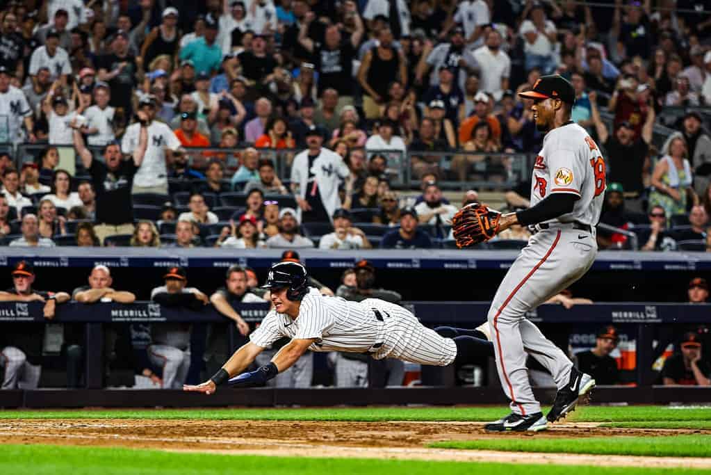 Anthony Volpe plates go-ahead run, 07/01/2022