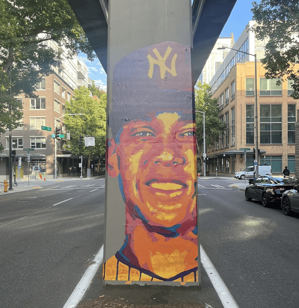 Una obra de arte del slugger de los Yankees Aaron Judge en Seattle, ciudad que acogerá el All-Star Game de 2023.
