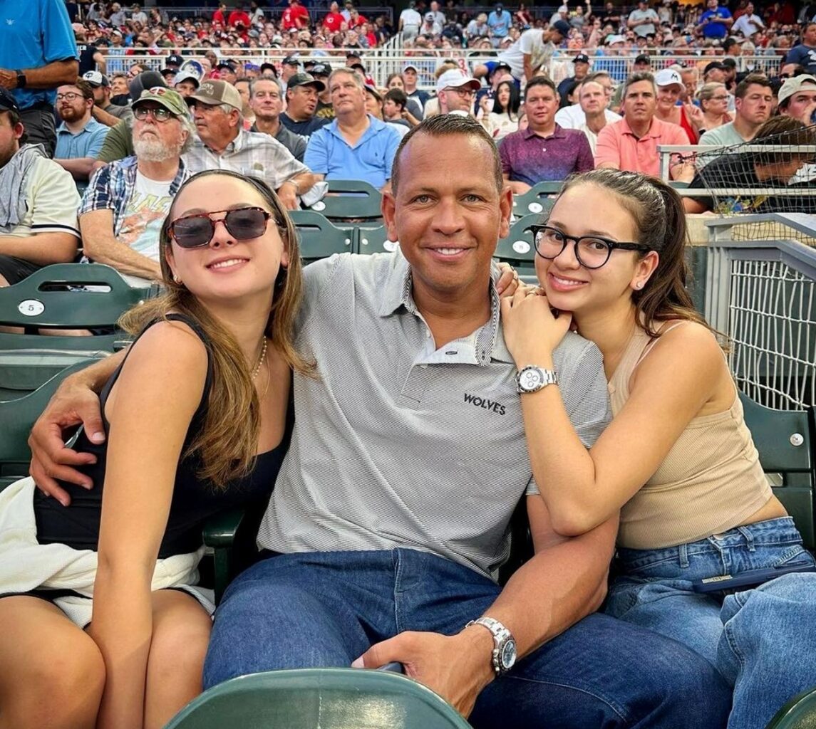 Alex Rodriguez with his daughters.