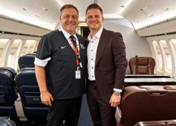 Clarke Schmidt's Dwight father flies the Yankees to Tampa, Aug. 24, 2023.