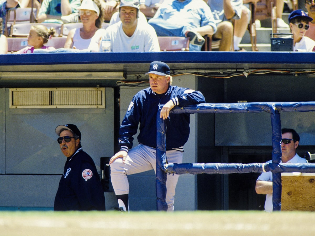 Buck Showalter, entrenador de los Yankees, en el banquillo en 1992.