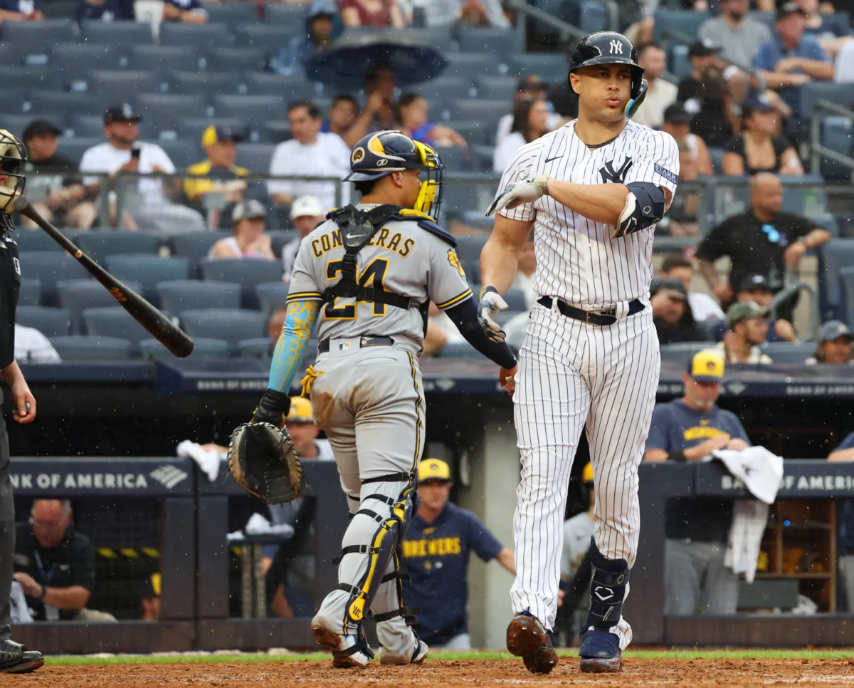 Yankees' Bullpen Crumbles On Old-Timers' Day, Brewers Win 9-2
