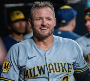 Ex-Yankees player Josh Donaldson, who is now with the Brewers 