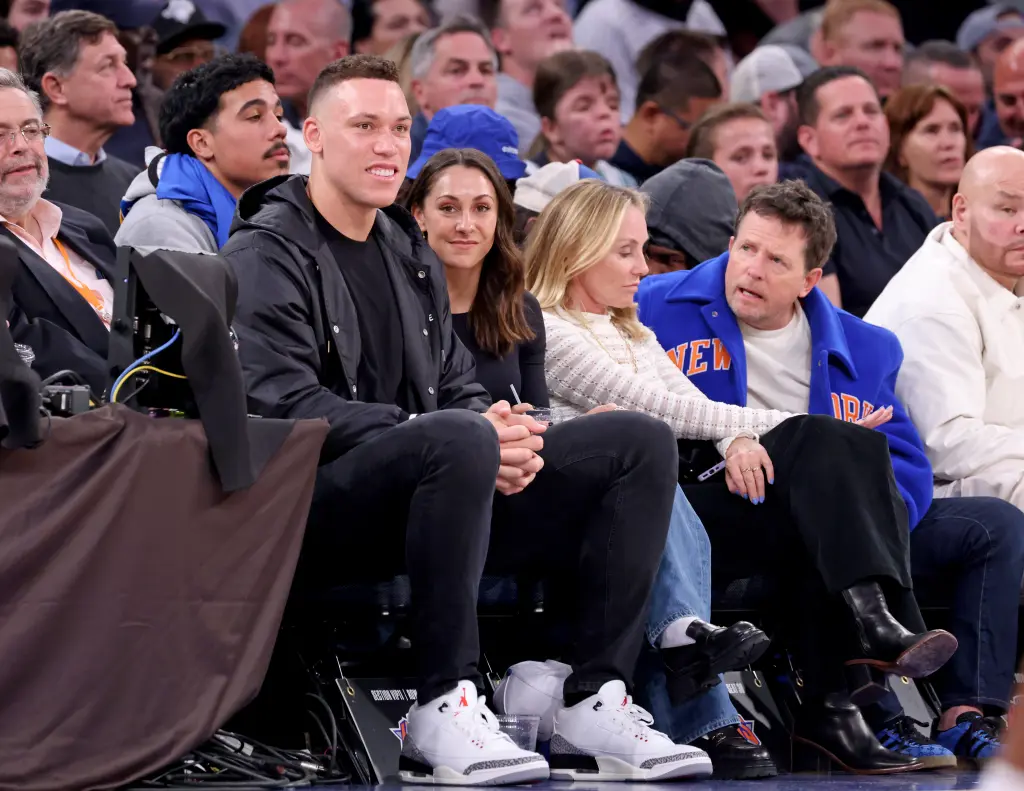 Aaron Judge has touching moment with wife, Samantha Bracksieck