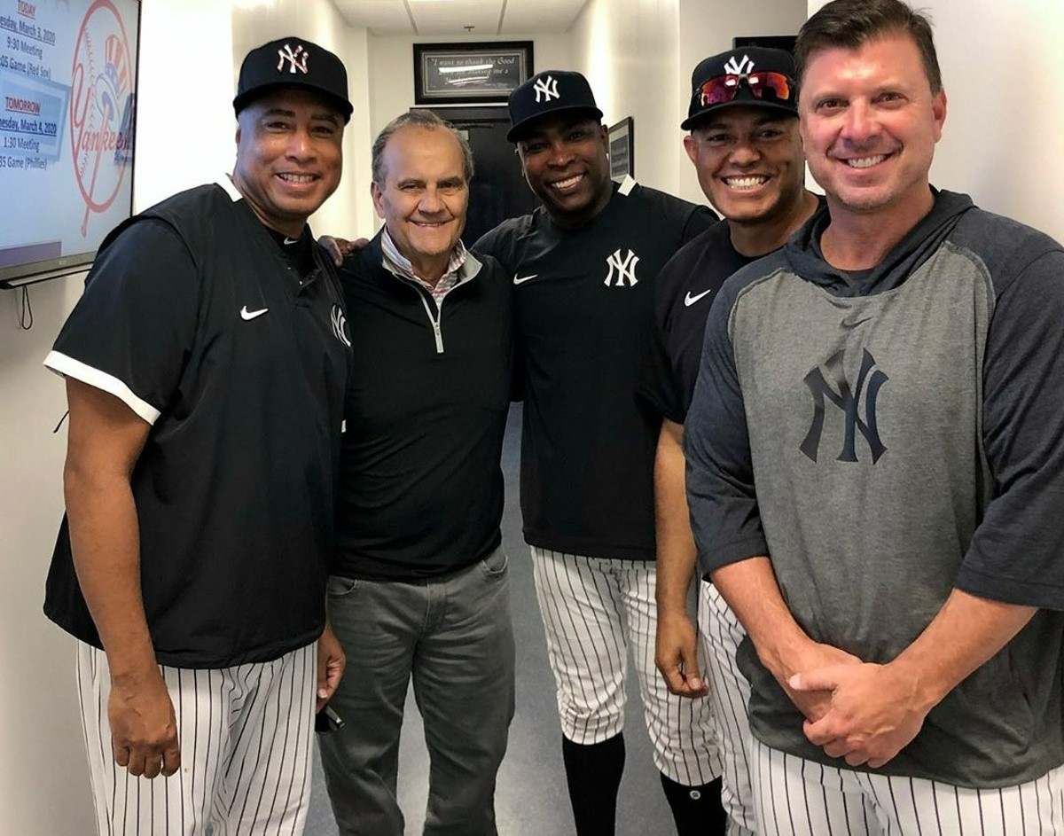 Yankees legends Bernie Williams with JoeTorre, MarianoRivera, and others.