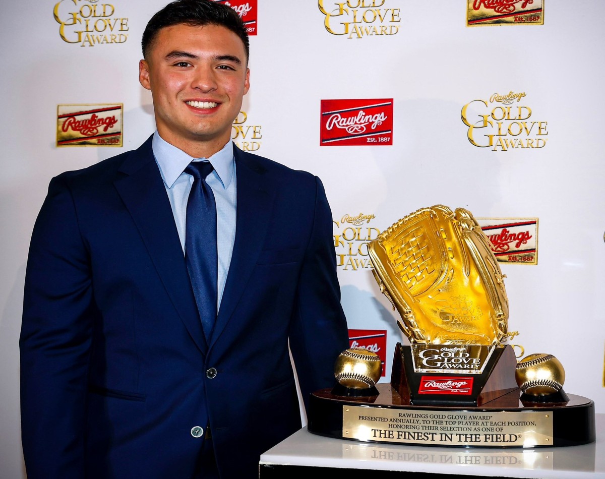 Yankees' rookie shortstop Anthony Volpe wins the Gold Glove Award in his very first season in 2023.