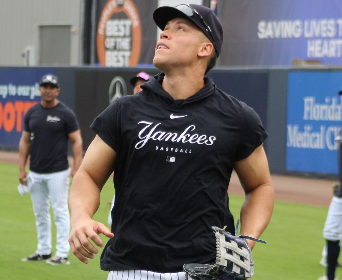 Aaron Judge is practicing field training during the Yankees spring training on March 19, 2024.