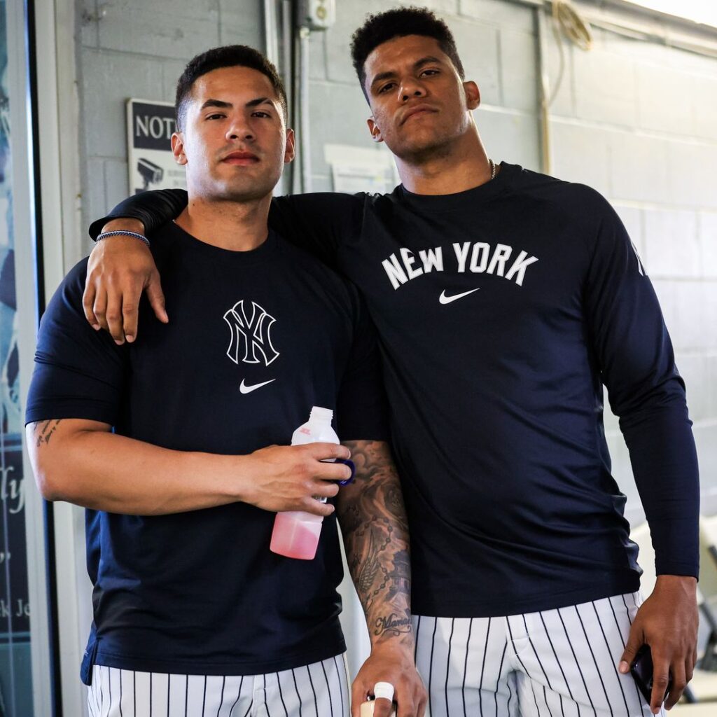 Yankees' Gleyber Torres posing with Juan Soto at spring training 2024