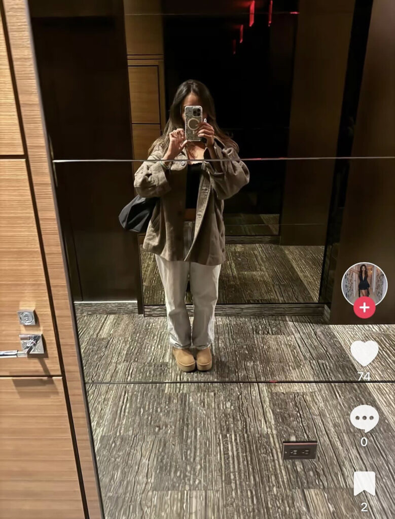 Ella compartió un selfie dentro de su apartamento de Midtown East en abril.
