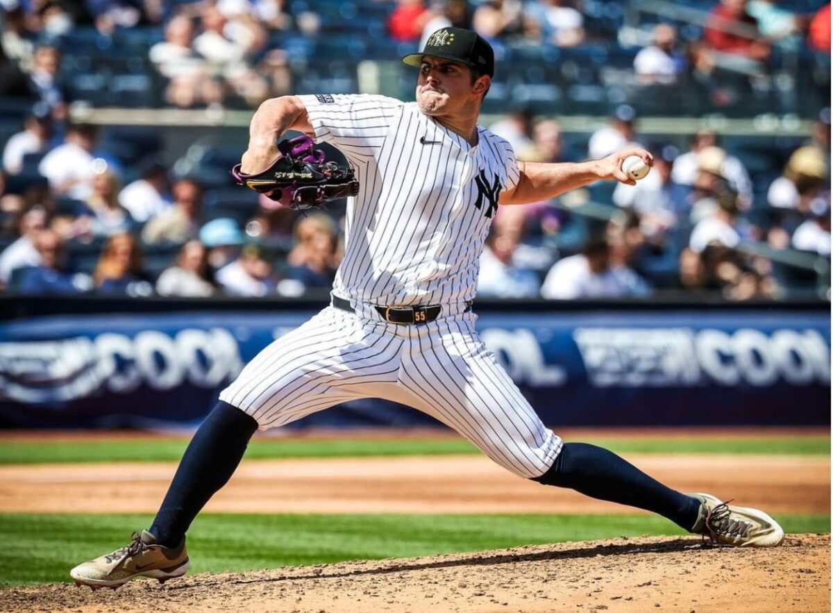 Carlos Roodon, de los Yankees, lanza contra los Medias Blancas en el Yankee Stadium el 19 de mayo de 2024.