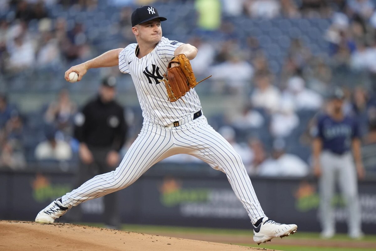 New York Yankees’ Clarke Schmidt pitches during the first inning of a baseball game against the Seattle Mariners, Tuesday, May 21, 2024, in New York.