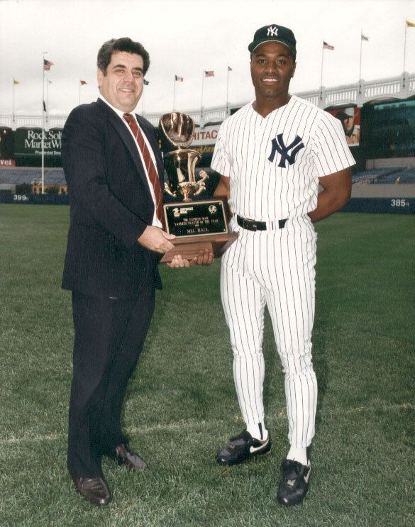 Mel Hall a rayas en 1992 en el Yankee Stadium.