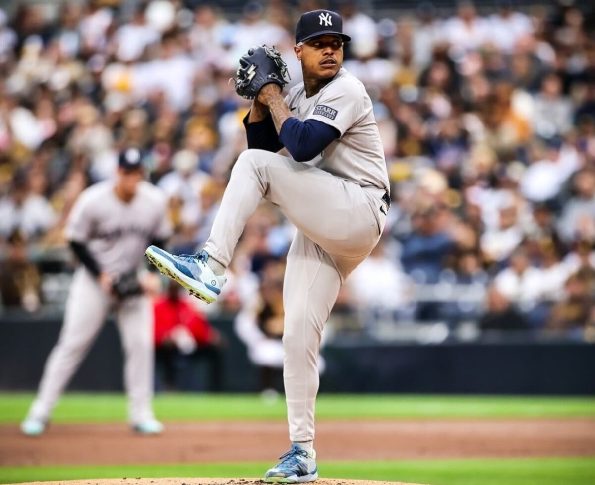 El lanzador inicial de los Yankees Marcus Stroman lanza contra los Padres en San Diego el 25 de mayo de 2024.