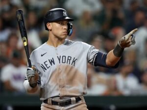 Aaron Judge hits his 30th HR of the season against the Mets at Citi Field on June 26, 2024.