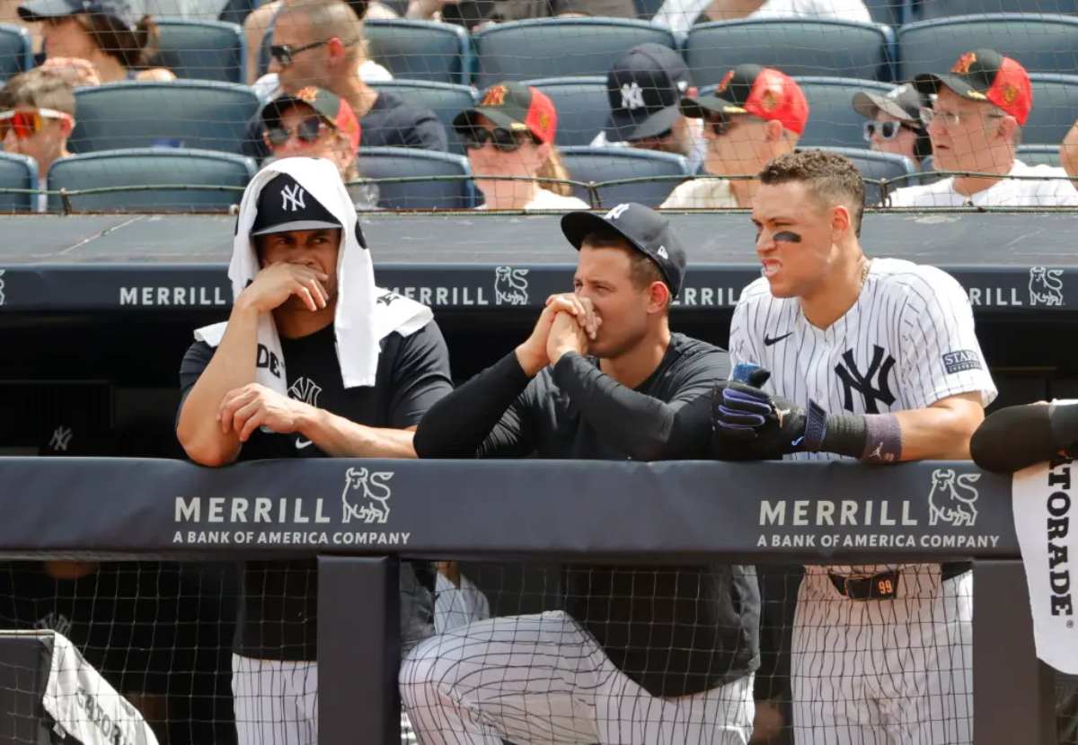 Juan Soto #22 de los Yankees de Nueva York reacciona después de batear un sencillo y pasar a segunda base por un error durante la primera entrada en la que los Yankees de Nueva York jugaron contra los Rays de Tampa Bay.
Robert Sabo para NY Post
José Caballero #7 de los Tampa Bay Rays batea un sencillo RBI durante la cuarta entrada.
José Caballero #7 de los Tampa Bay Rays batea un sencillo RBI durante la cuarta entrada.
Jason Szenes / New York Post
Giancarlo Stanton de los New York Yankees junto con Anthony Rizzo y Aaron Judge #99 de los New York Yankees reaccionan en la valla del banquillo durante la cuarta entrada.
Giancarlo Stanton de los New York Yankees junto con Anthony Rizzo y Aaron Judge #99 de los New York Yankees reaccionan en la valla del banquillo durante la cuarta entrada.