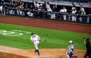 LeMahieu's walk-ff single help the Yankees beat the Blue Jays at Yankee Stadium on Aug. 4, 2024.