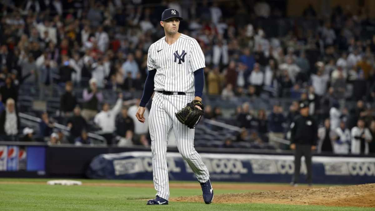 El lanzador de relevo de los Yankees de Nueva York Clay Holmes ha estado bajo escrutinio debido a sus dificultades como cerrador en los últimos partidos de los Yankees.