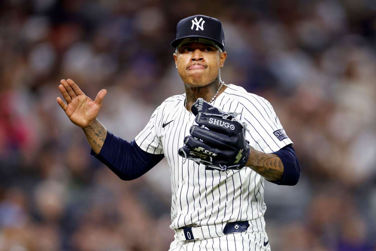 NUEVA YORK, NUEVA YORK - 20 DE MAYO: Marcus Stroman #0 de los New York Yankees reacciona después de lanzar durante la séptima entrada contra los Seattle Mariners en el Yankee Stadium el 20 de mayo de 2024 en el barrio del Bronx de la ciudad de Nueva York.