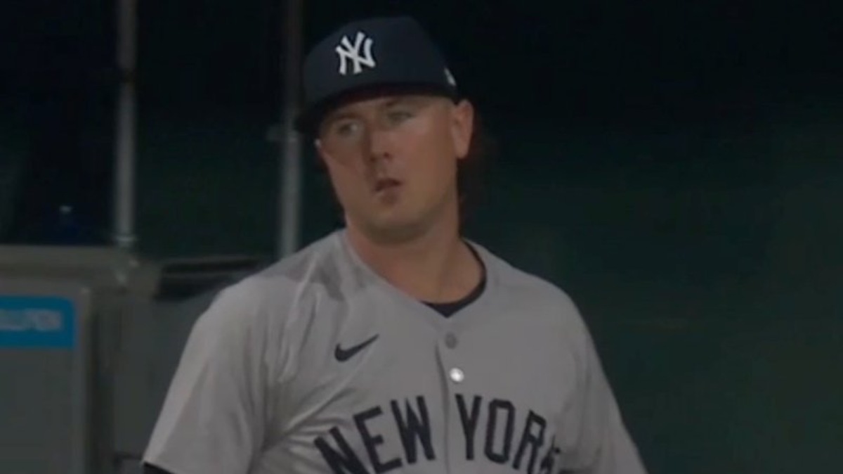 Mark Leiter Jr vistiendo la camiseta de los Yankees el 30 de julio de 2024