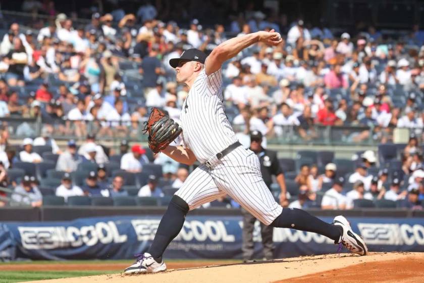 El domingo 15 de septiembre de 2024, Carlos Rodon se prepara para lanzar, mostrando una gran actuación en el montículo al limitar a los Medias Rojas a dos carreras en la victoria de los Yankees por 5-2.