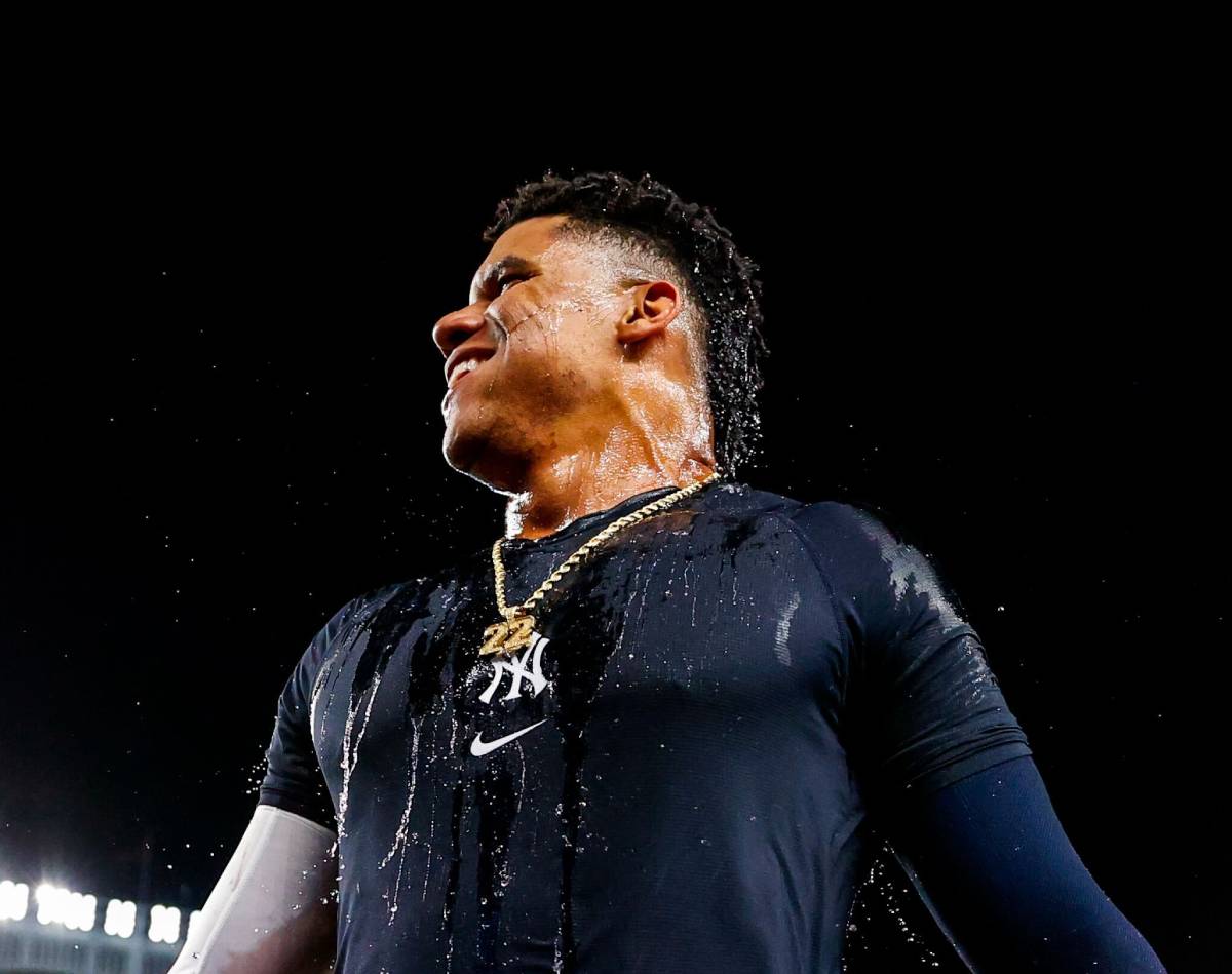 Juan Soto anotó un decisivo sencillo en la décima entrada, llevando a los Yankees a su segunda victoria consecutiva por walk-off en una emocionante victoria por 2-1 sobre los Medias Rojas en el Yankee Stadium el jueves por la noche, 13 de septiembre de 2024.