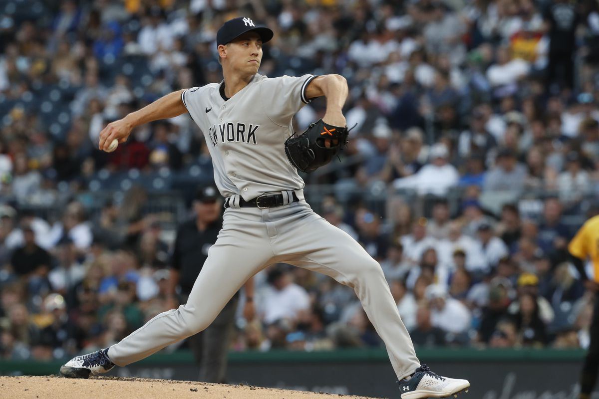 Luke Weaver consiguió el primer salvamento de su carrera en la victoria de los Yankees por 3-0 sobre los Cubs el viernes 6 de septiembre de 2024, en Chicago.