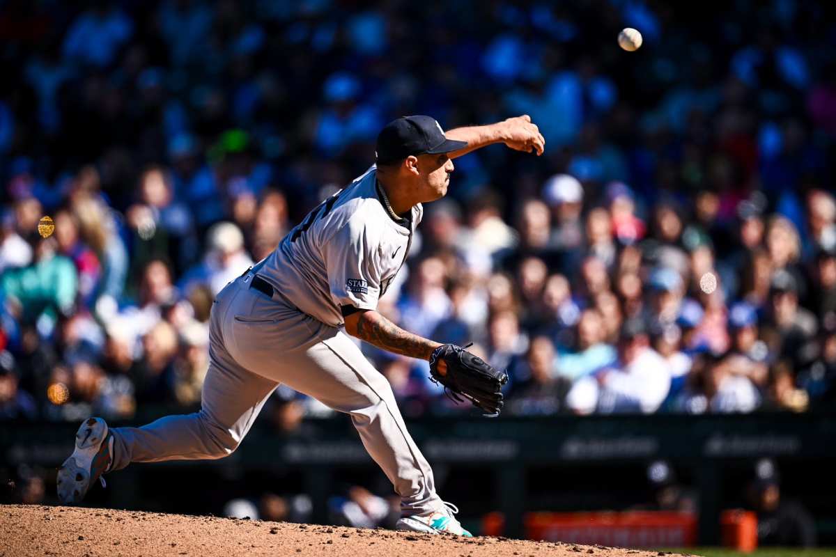 El abridor de los Yankees Nestor Cortes realiza un lanzamiento durante el partido contra los Cubs en Chicago el sábado.