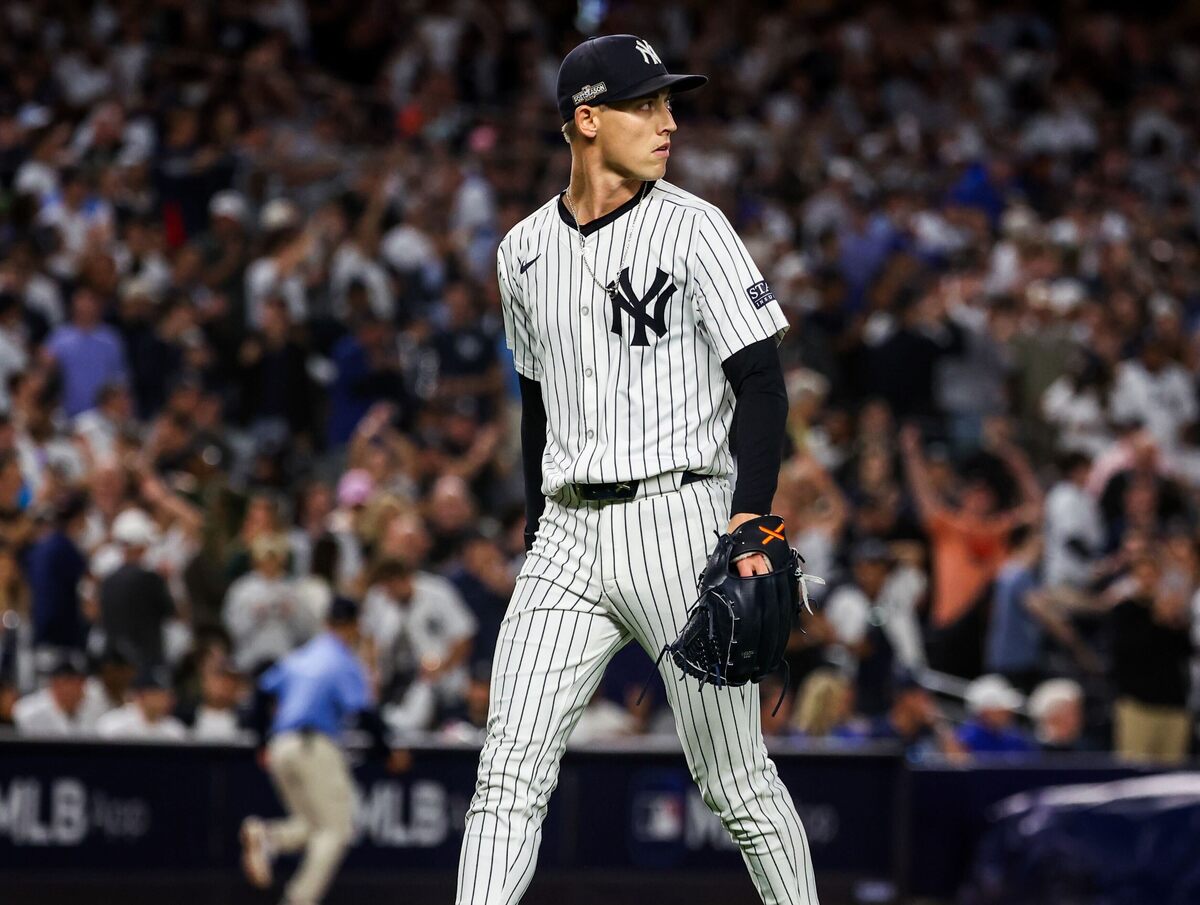 Yankees' Luke Weaver registers his first postseason save, vs. the Royals, Yankee Stadium, Oct 5, 2024.