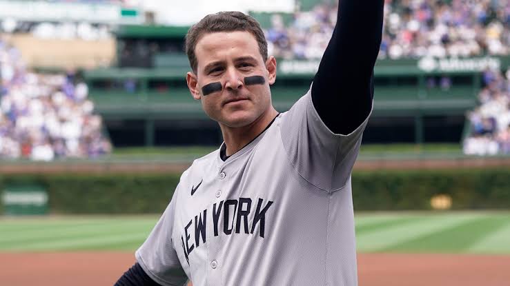 Anthony Rizzo, Yankees first baseman, being honored by the Chicago Cubs at Wrigley Field in September 2024.